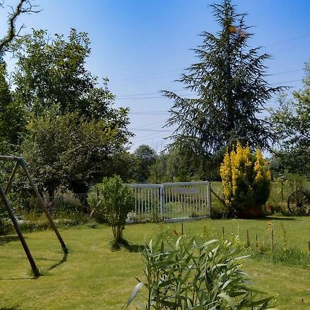 Gite A La Ferme Chaleureux Lägenhet Civrac-de-Blaye Exteriör bild